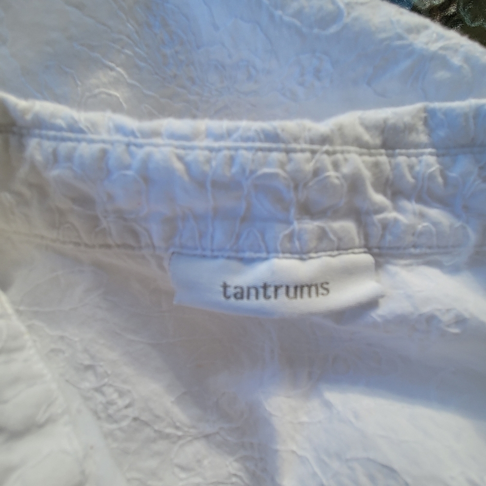 Tunic 23in across chest - Picture 2 of 3
